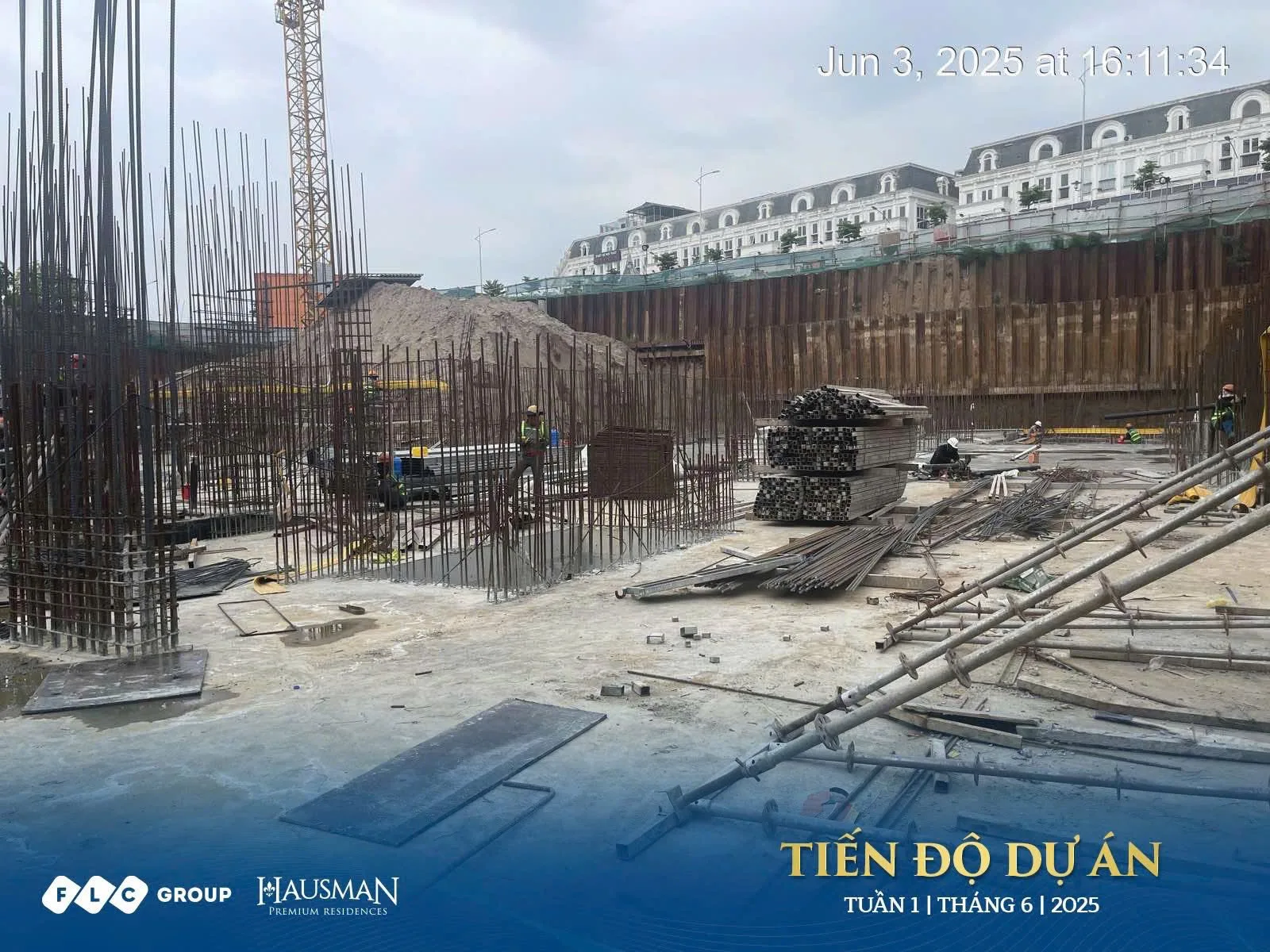 Tiến độ Hausman FLC mới nhất (10/2025): công trường, giấy phép 9 Hình ảnh công trường Hausman FLC tháng 6/2025, tập kết vật liệu và cốt thép, sẵn sàng cho các giai đoạn thi công tiếp theo. Liên hệ Kygoibatdongsan 0838919648 để cập nhật tiến độ.