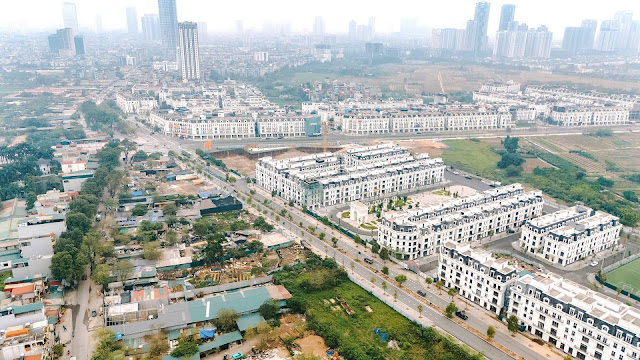 Tiến độ xây dựng FLC Hausman Đại Mỗ ngày 27/9/2025 – Thi công phần thân, đã lên sàn tầng 4, sử dụng cần cẩu lớn. Cập nhật bởi kygoibatdongsan.