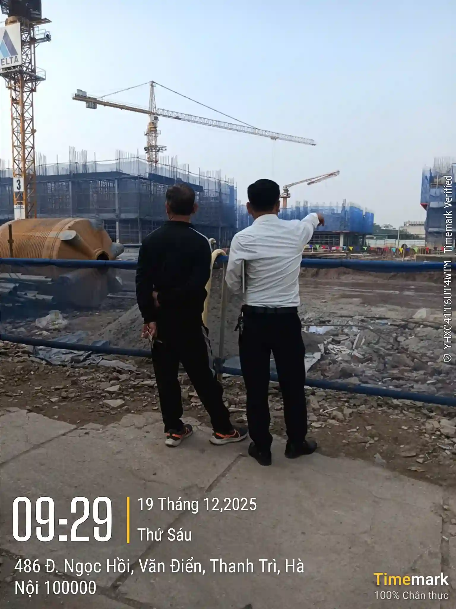 dẫn khách xem tiến độ dự án Greenera Southmark 486 Ngọc Hồi