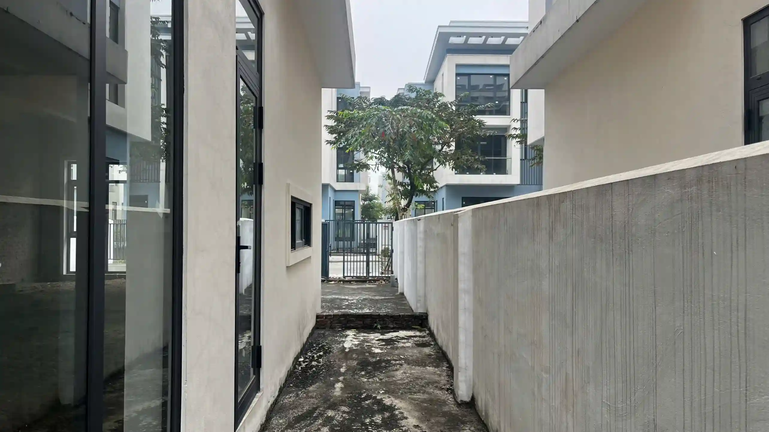 mặt thoáng Không gian tầng 1 bàn giao thô biệt thự An Quý Villa